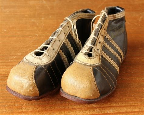 VINTAGE ADIDAS MINI MINIATUR LEDER FUSSBALL SCHUH 